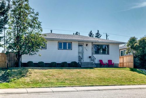 2107 Munro Drive Ne, Calgary, AB, T2E5Y7 | Card Image
