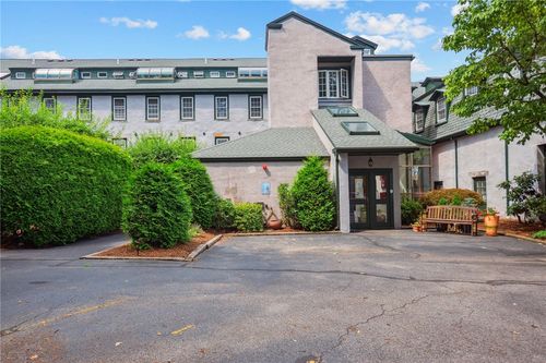 apt-101-25 Water St, East Greenwich, RI, 02818-3910 | Card Image