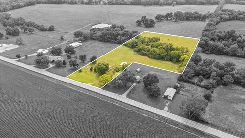 3188 Idaho Rd, Ottawa, KS, 66067-9018 | Card Image