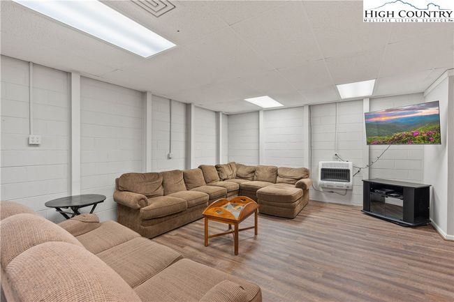 126 Rock Ledge Ln, House other with 5 bedrooms, 5 bathrooms and null parking in Sugar Mountain NC | Image 22