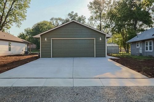 713 N Washington St, El Dorado, KS, 67042-3941 | Card Image