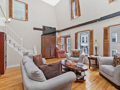 b-50 Green St, Boston, MA, 02129-2532 | Card Image