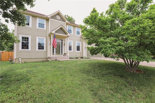 223 W Colleen Ct, Gardner, KS, 66030-1900 | Card Image