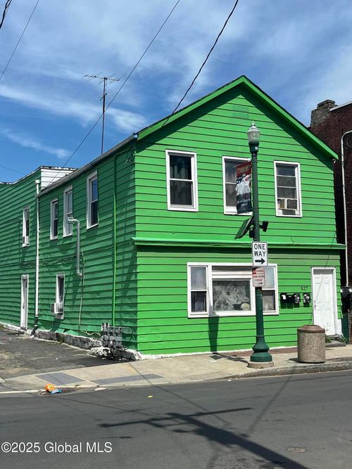 527 2nd St, Troy, NY, 12180 | Card Image