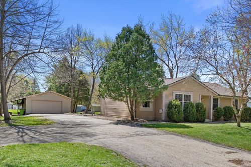 287 Wilson Avenue, Dousman, WI, 53118 | Card Image