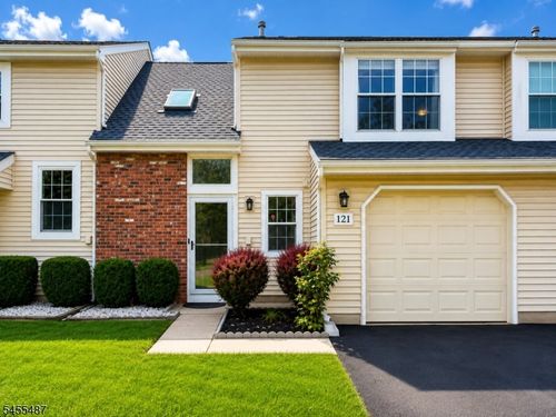 121 Harrow Dr, Somerset, NJ, 08873-4831 | Card Image