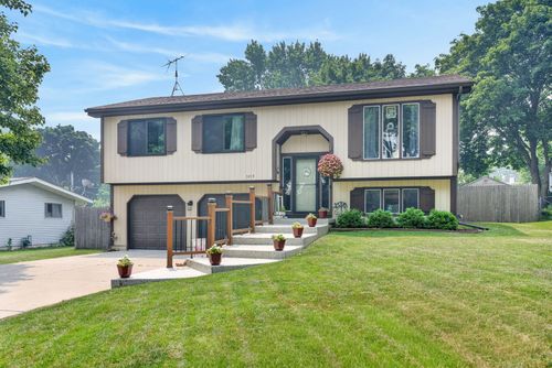 3215 Vista Ter, McHenry, IL, 60050-8240 | Card Image