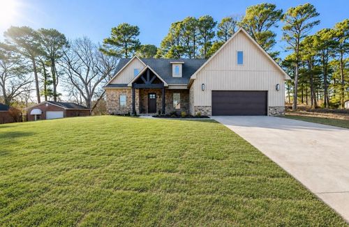 687 Oakview Cir, Killen, AL, 35645-6936 | Card Image