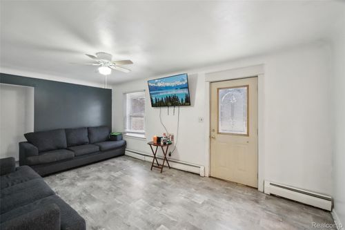 20053 Merriman Rd, Romulus, MI, 48174-3569 | Card Image