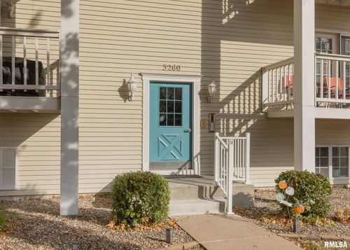 3d-3260 Parkwild Dr, Bettendorf, IA, 52722-7203 | Card Image