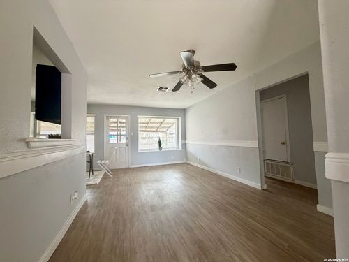 10822 Green Brook St, San Antonio, TX, 78223-4226 | Card Image