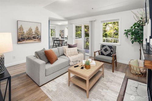 c309-949 Aberdeen Ave Ne, Renton, WA, 98056-2879 | Card Image