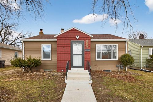 819 Easton Avenue, Waterloo, IA, 50702 | Card Image