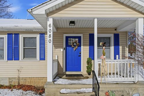 6080 Northrup Dr, Waterford Twp, MI, 48329-1430 | Card Image