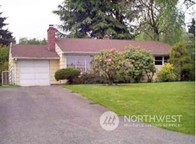 13053 Roosevelt Way Ne, House other with 3 bedrooms, 2 bathrooms and 1 parking in Seattle WA | Image 2