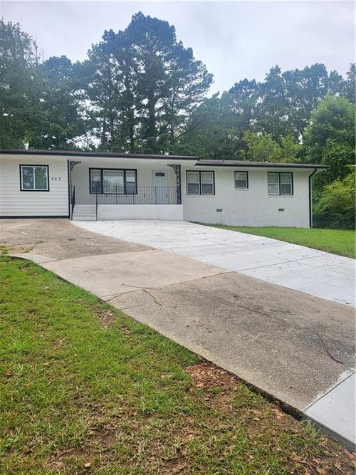 137 Hillcrest Dr Sw, Austell, GA, 30168-6737 | Card Image