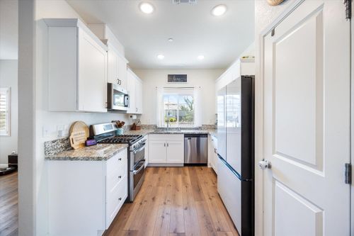 1207 Niemann St, Winters, CA, 95694-2015 | Card Image