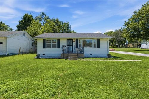 300 S High St, Butler, MO, 64730-1825 | Card Image