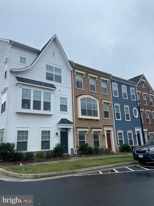 5118 Ridgeview Retreat Dr, CHANTILLY, VA, 20151-3993 | Card Image