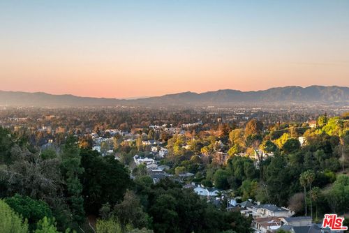 3670 Avenida Del Sol, Studio City, CA, 91604-4020 | Card Image