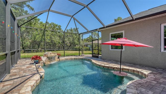 8019 Indigo Ridge Ter, House other with 3 bedrooms, 2 bathrooms and null parking in Bradenton FL | Image 4
