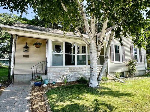 704 Bismarck Avenue, OSHKOSH, WI, 54902 | Card Image