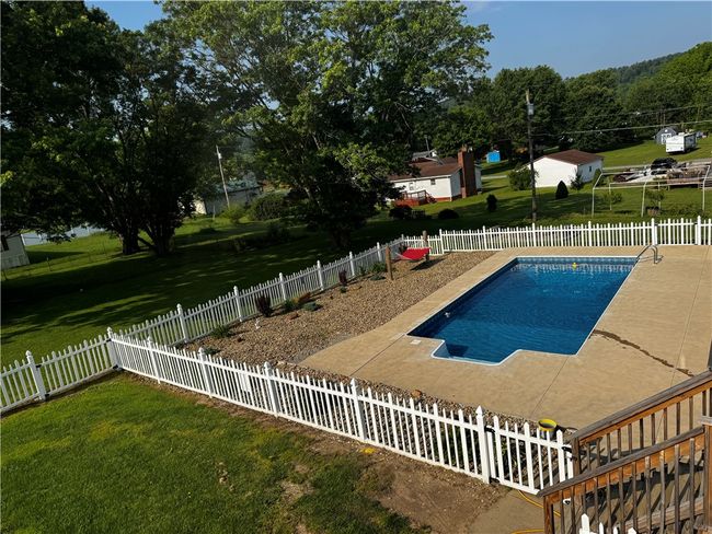 211 Stephens St, House other with 4 bedrooms, 4 bathrooms and 3 parking in Vanderbilt PA | Image 4
