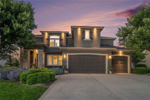 16865 Bluejacket St, Overland Park, KS, 66221-7629 | Card Image