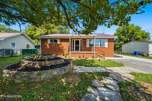 110 Vann Dr, Harriman, TN, 37748-5814 | Card Image