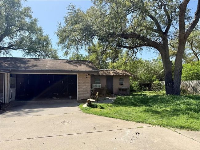 1710 Santa Cecilia Dr, House other with 3 bedrooms, 2 bathrooms and null parking in Kingsville TX | Image 15