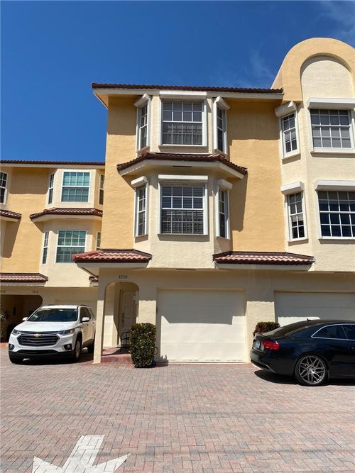 4230 N Ocean Dr, Hollywood, FL, 33019-4000 | Card Image