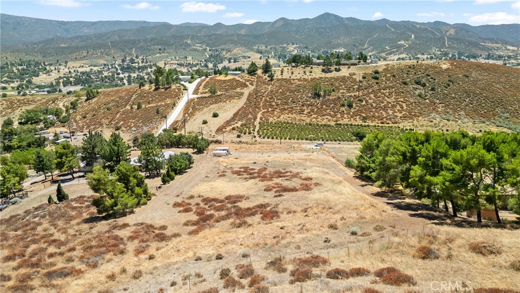 Land in Leona Valley