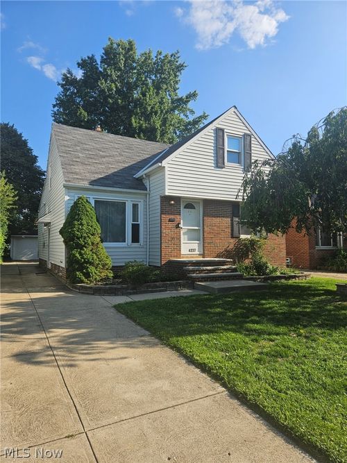 4237 Stonehaven Rd, South Euclid, OH, 44121-3134 | Card Image