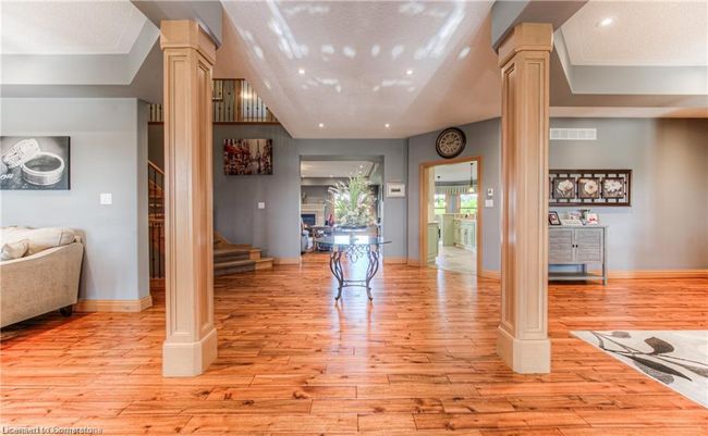 1098 Wurster Pl, House other with 11 bedrooms, 10 bathrooms and 14 parking in Breslau ON | Image 4