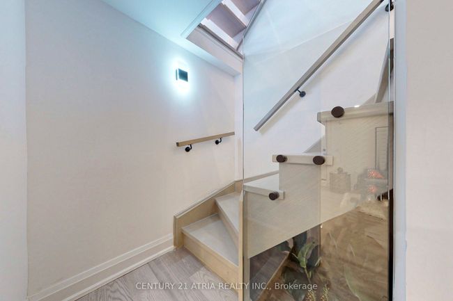 42 Coventry Crt, House other with 7 bedrooms, 5 bathrooms and 2 parking in Richmond Hill ON | Image 23