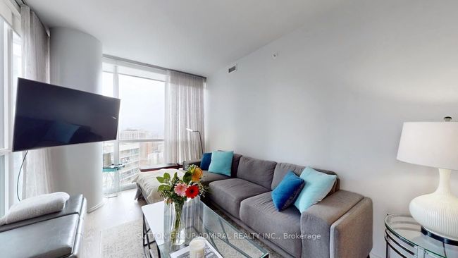 2912 - 45 Charles St E, Condo with 2 bedrooms, 2 bathrooms and 1 parking in Toronto ON | Image 10