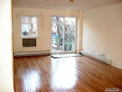 719 E 212th St, Bronx, NY, 10467-6240 | Card Image