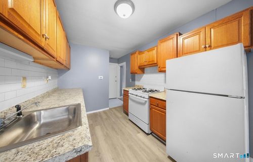 37 Granfield Ave, Bridgeport, CT, 06610-2301 | Card Image