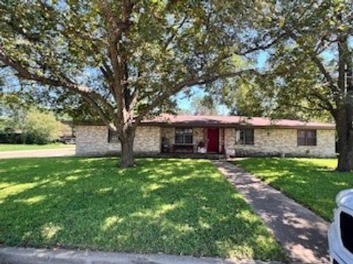 700 W Denison Dr, Robinson, TX, 76706-4905 | Card Image