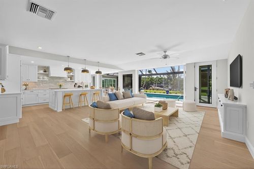 924 Kings Crown Dr, SANIBEL, FL, 33957-4908 | Card Image