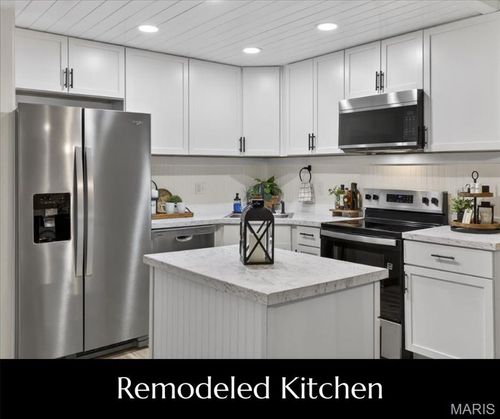 unit-203-1400 Heritage Landing Dr, Saint Charles, MO, 63301 | Card Image