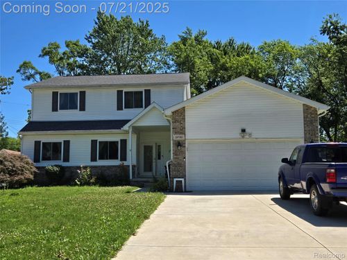 18720 Lathers St, Livonia, MI, 48152-3786 | Card Image