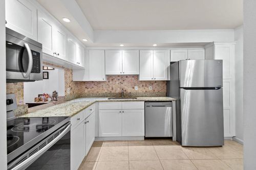 112-140 Lake Nancy Ln, West Palm Beach, FL, 33411-9228 | Card Image