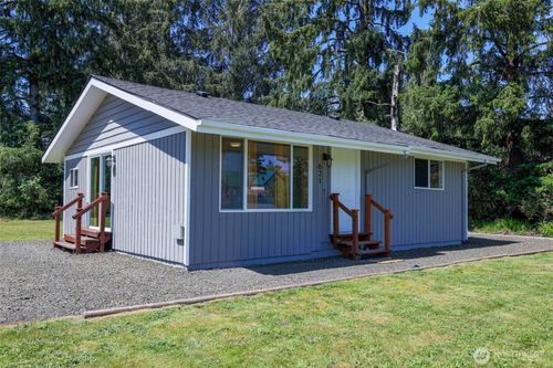 621 N Broadway, Westport, WA, 98595-9626 | Card Image
