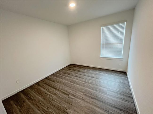 Secondary Bedroom 1 | Image 15