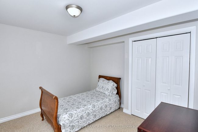 7 Village Cres, Condo with 3 bedrooms, 3 bathrooms and 1 parking in Peterborough ON | Image 23
