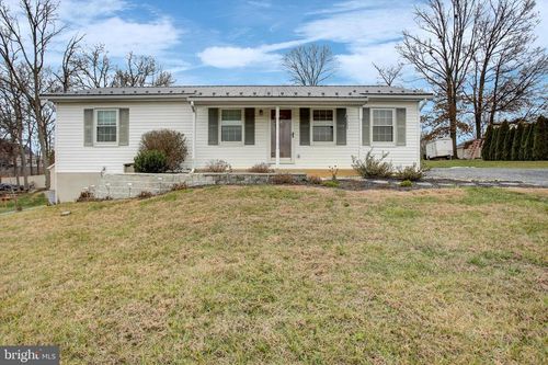 3555 Harold Pl, GREENCASTLE, PA, 17225-8360 | Card Image