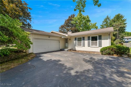 106 Stoney Creek Ct, Boardman, OH, 44512-6529 | Card Image