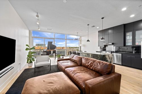 apt-521-555 E 5th St, Austin, TX, 78701-3893 | Card Image