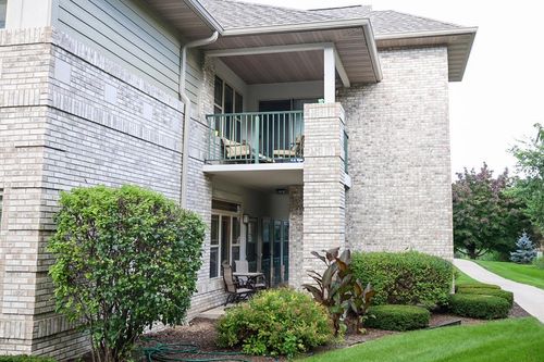 101-450 N Silverbrook Drive, West Bend, WI, 53090 | Card Image
